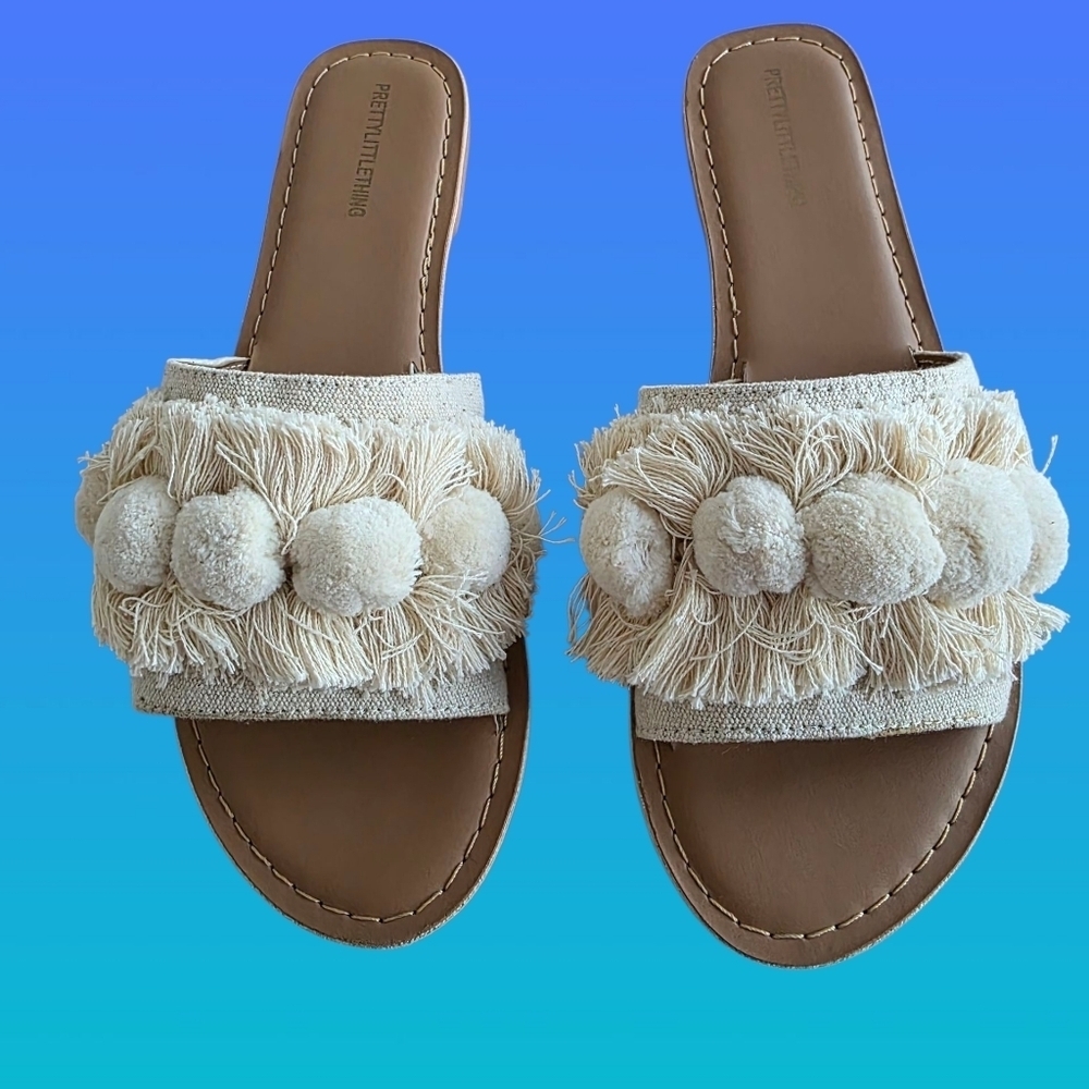 ❤️ 3 For 15 PrettyLittleThing Cream Pom Pom Sandals Size 5